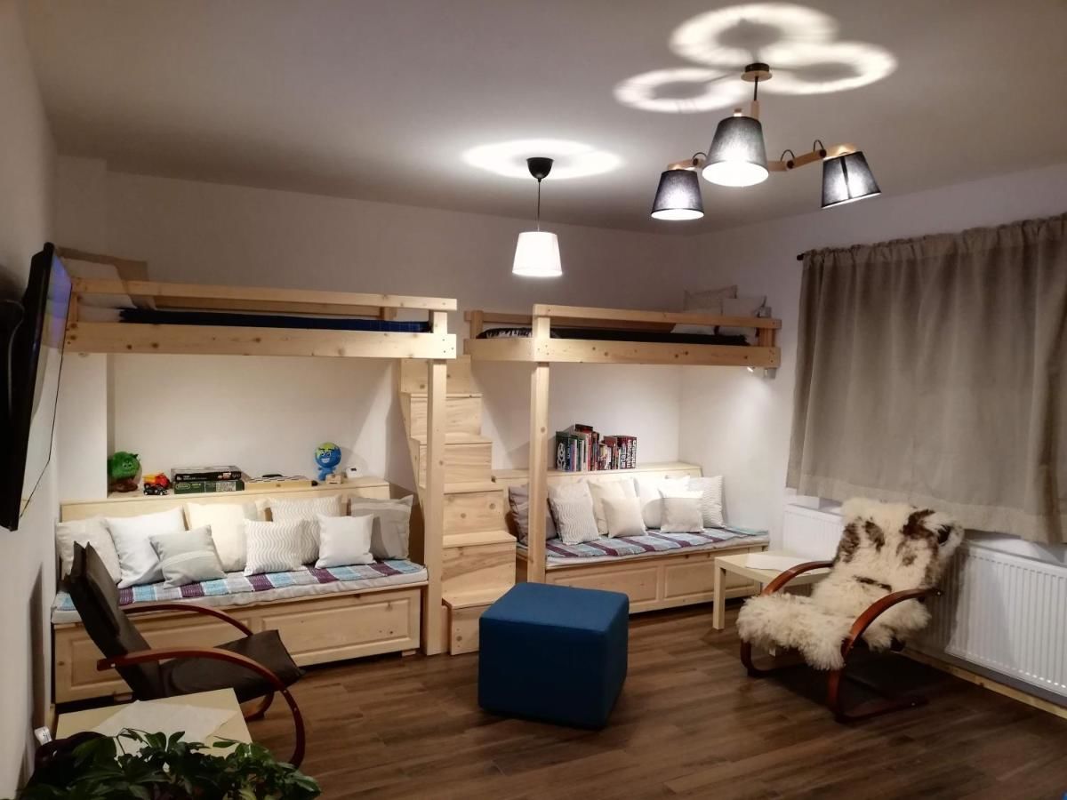 Хостелы Zozo Hostel Брашов-28