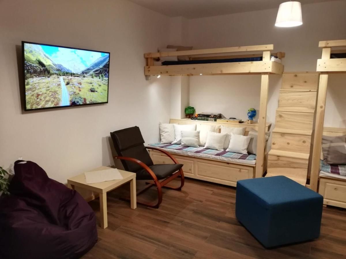 Хостелы Zozo Hostel Брашов-29