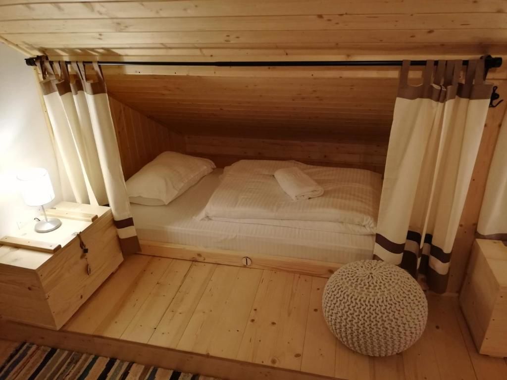 Хостелы Zozo Hostel Брашов-49