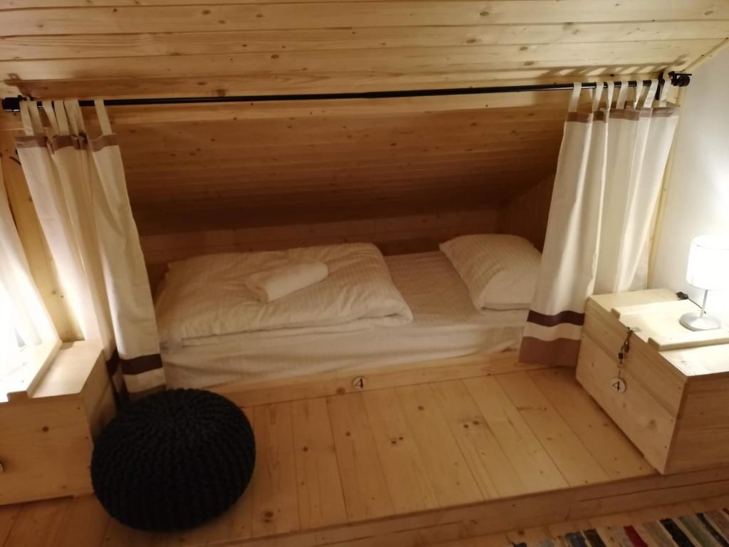 Хостелы Zozo Hostel Брашов-54