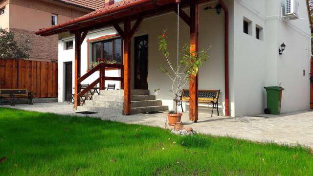 Хостелы Zozo Hostel Брашов-21