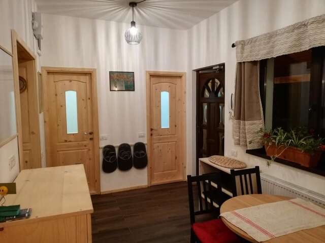 Хостелы Zozo Hostel Брашов-26